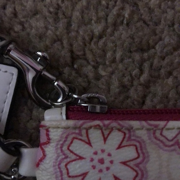RARE VALENTINES COACH WRISTLET NWOT - Picture 4 of 6